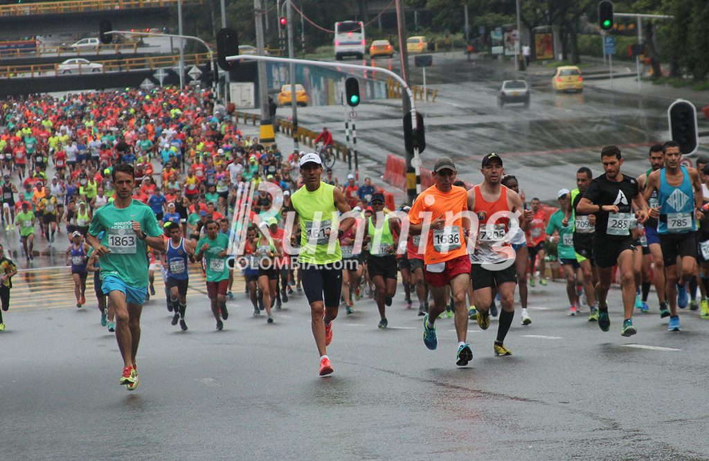Maraton-Medellin2018-salida-masa
