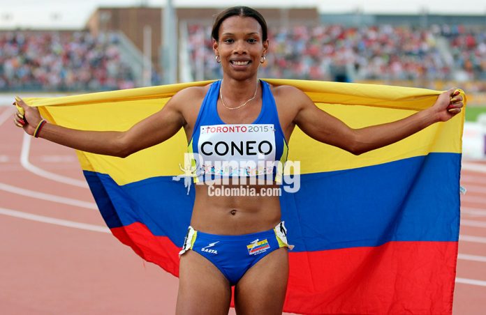 Muriel-Coneo-bandera-Toronto2015