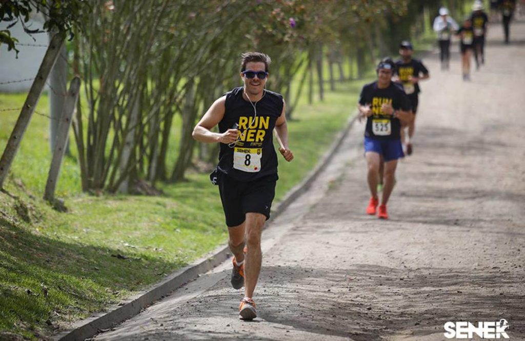 Senek Vuelve la carrera Senek de UniAndes, que beca a deportistas - Running ...