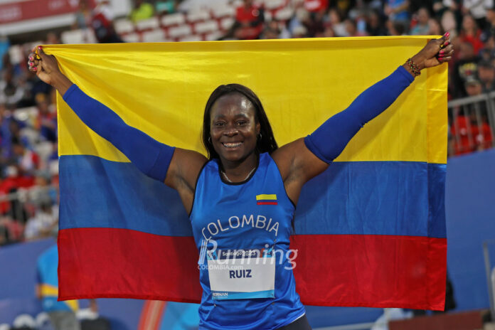 Flor-Denis-Ruiz-bandera-Santiago2023