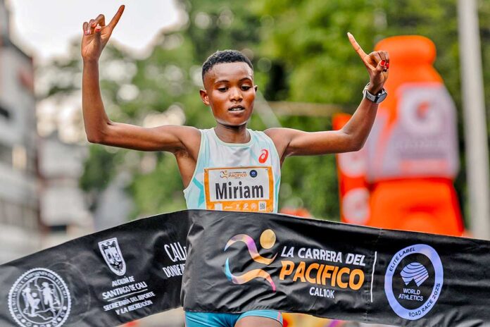 Miriam-Chebet-Carrera-del-Pacifico-2025-meta