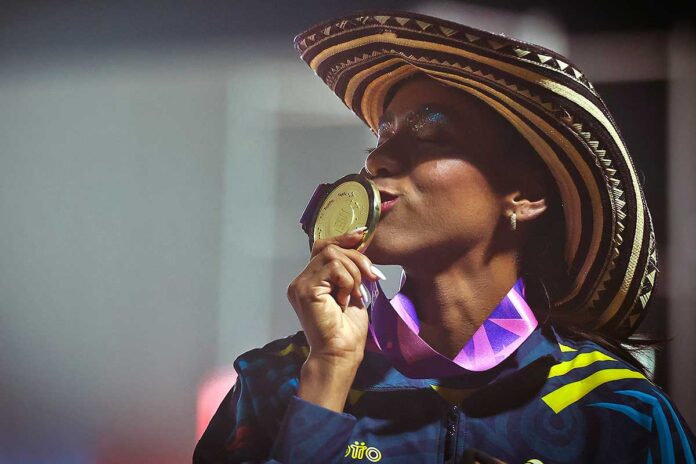 Natalia-Linares-salto-largo-Asuncion2025-medalla