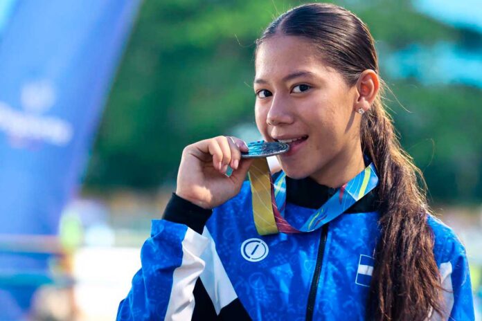 Vivien-Mejia-Cao-Escolares-Cordoba-2025-El-Salvador