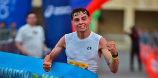 Peñalosa habló con la lengua de las zapatillas en la Media Maratón del Mar