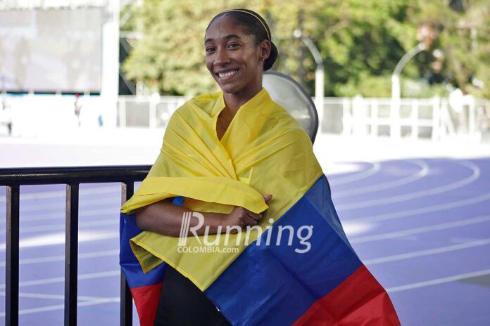 Maria-Fernanda-Murillo-bandera