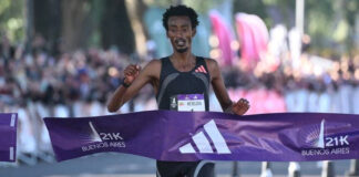 Yomif Kejelcha impone el récord mundial de media maratón en Buenos Aires
